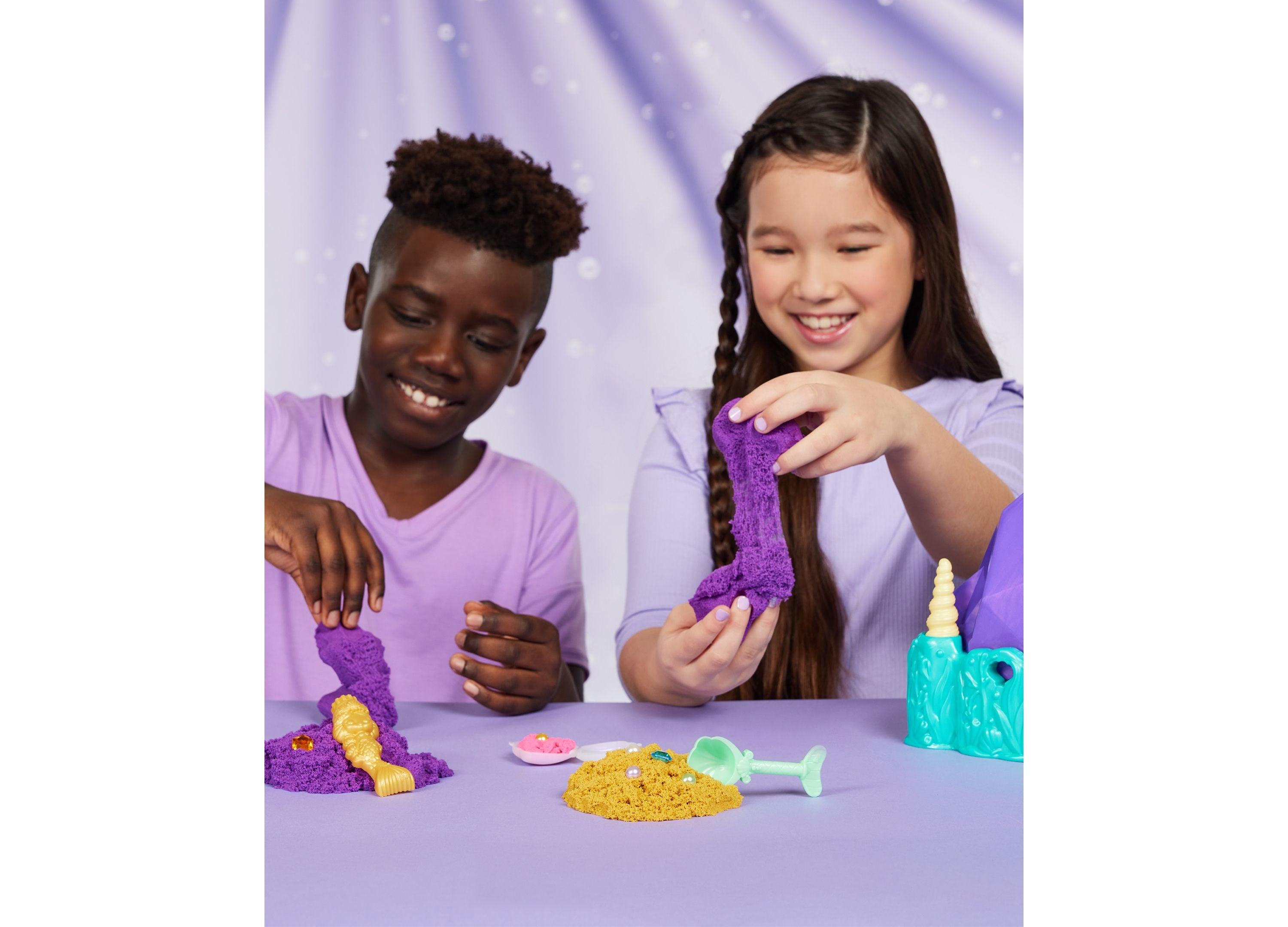Kinetic Sand Mermaid Crystal Playset with Shimmer Gold Sand and Storage Tools - Image 5