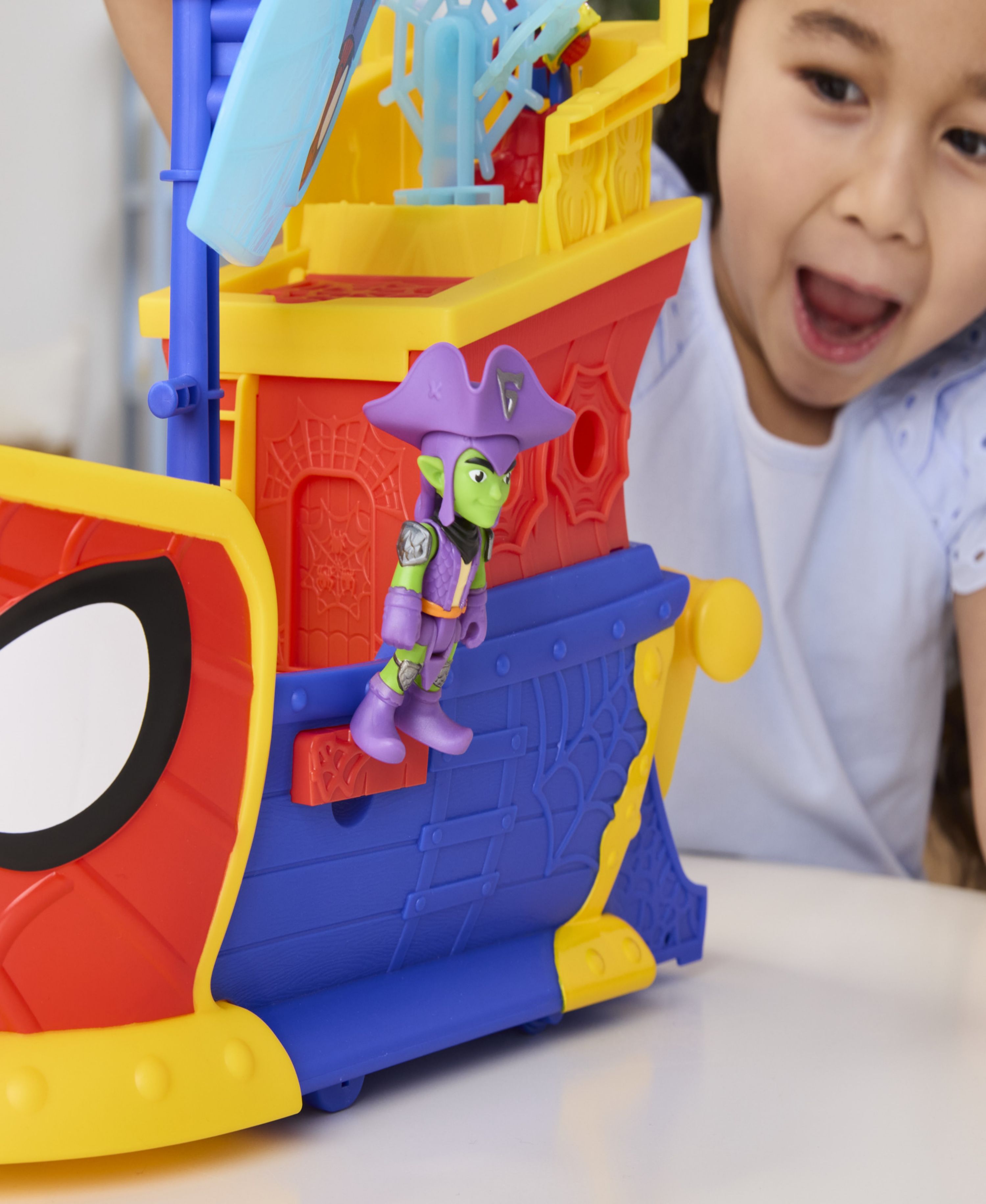 Marvel Spidey Water-Webs Ahoy Bubble Pirate Ship Playset - Image 5