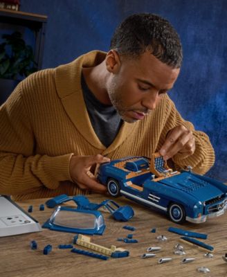 Mega Bloks Hot Wheels Mercedes-Benz 300 SL Collector's Edition Building Set - 1600 Pieces - Image 4