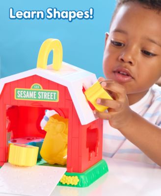 Sesame Street Elmo's Learn and Sort Barn - Interactive Shape Sorter - Image 5