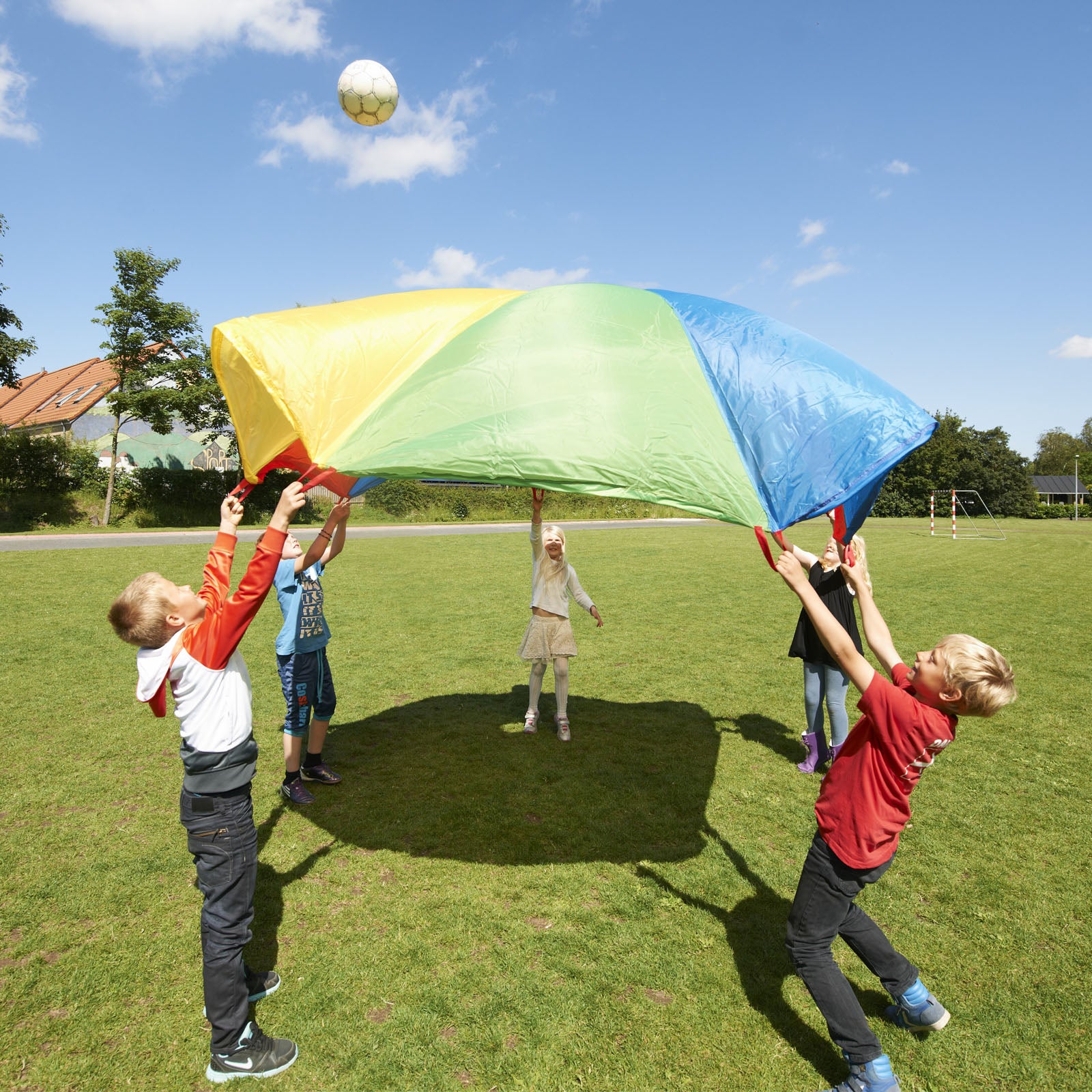 GONGE 12' Multi-Size Outdoor Play Parachute for Kids - Image 3