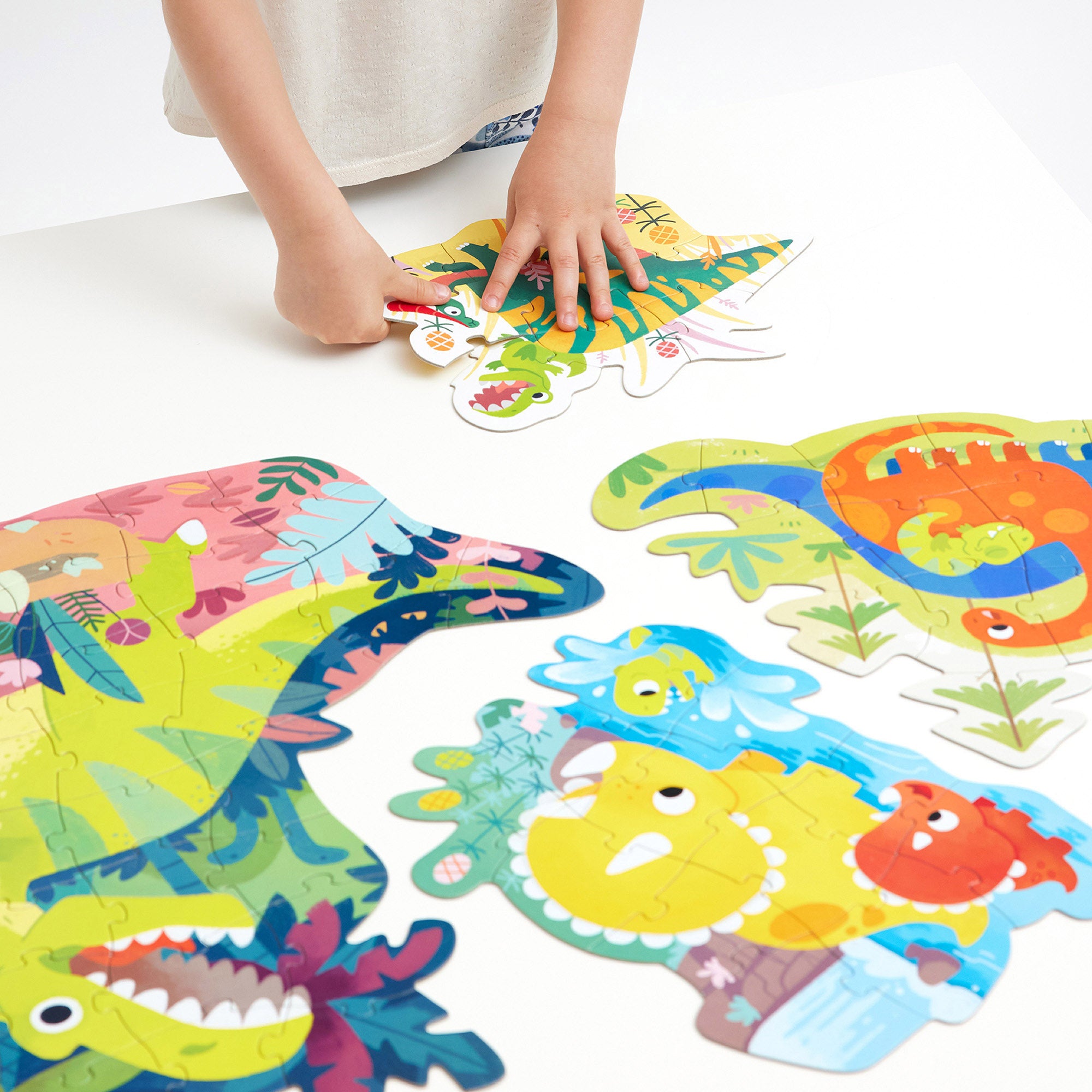 Alternative view of Ban h Dis t Dinosaurs Jigsaw Puzzle - 71 pc