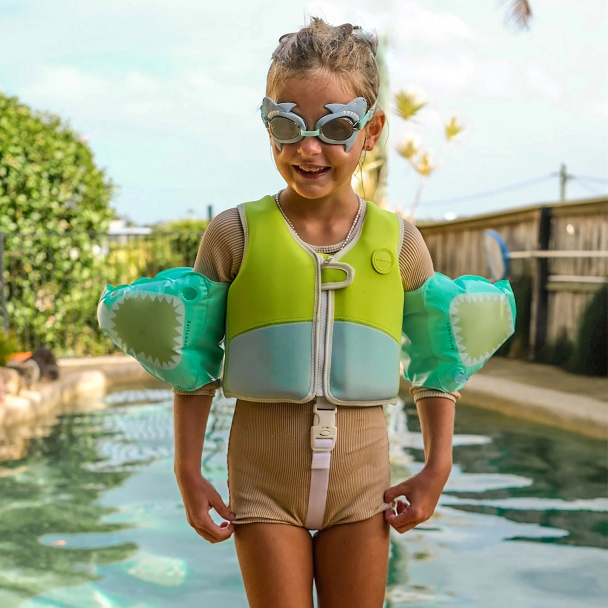 Sunnylife Kids Aqua Salty The Shark Mini Swim Goggles - Ages 3+ - Image 3