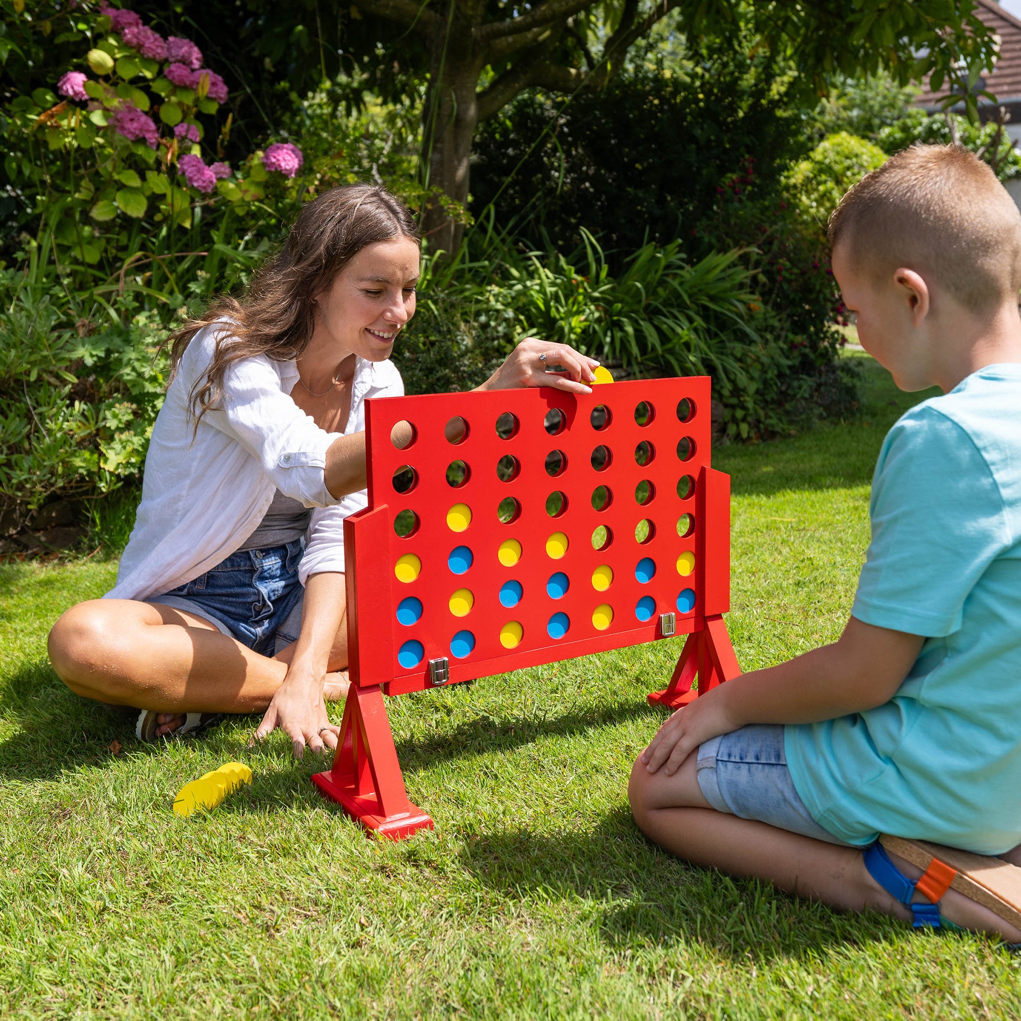 Grasshopper Games Giant 4-In-A-Row Wood Game with Travel Bag for Indoor/Outdoor Fun - Image 3