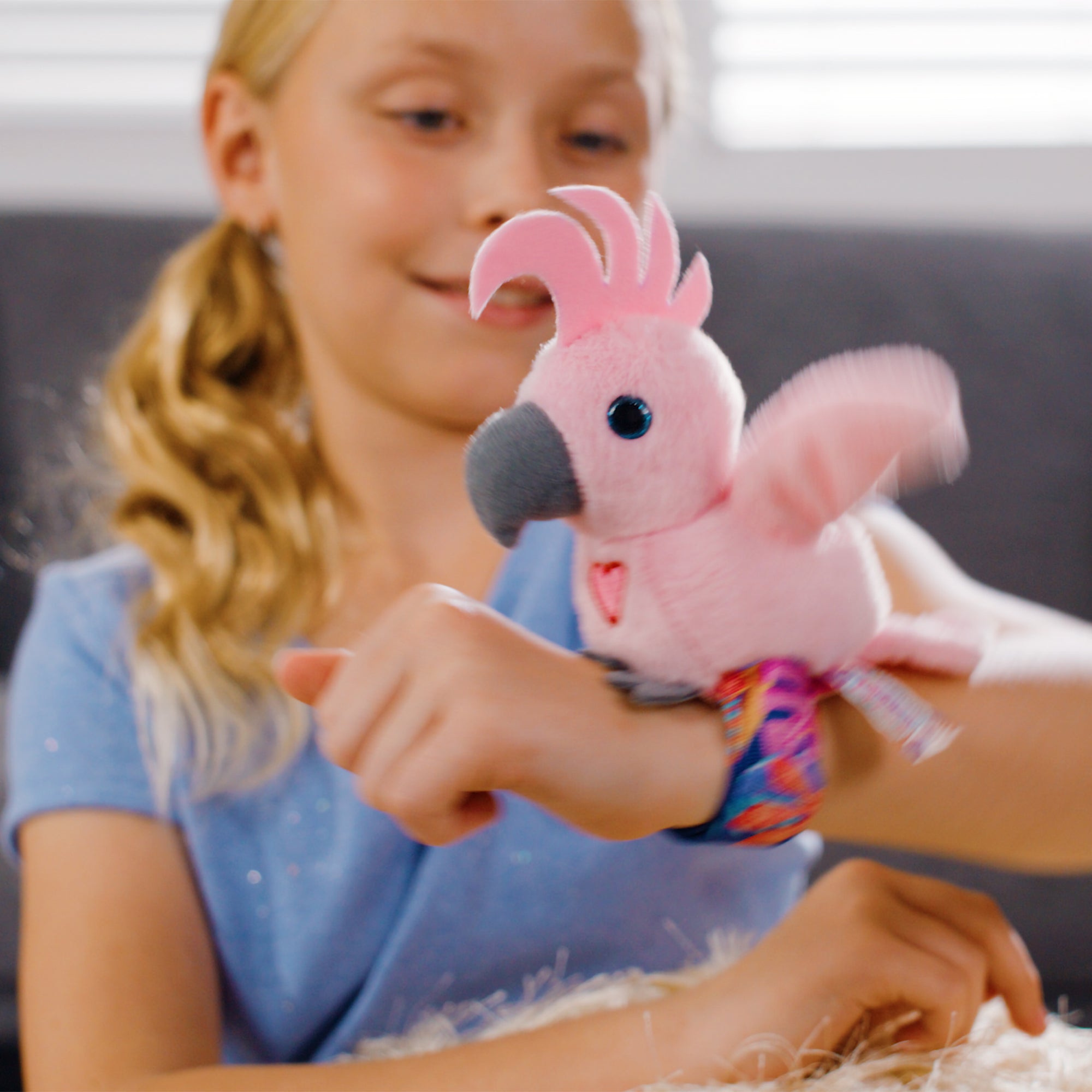 Happy Yappers Interactive Birds 2 Pack: Cockatoo & Blue Parrot - Image 3