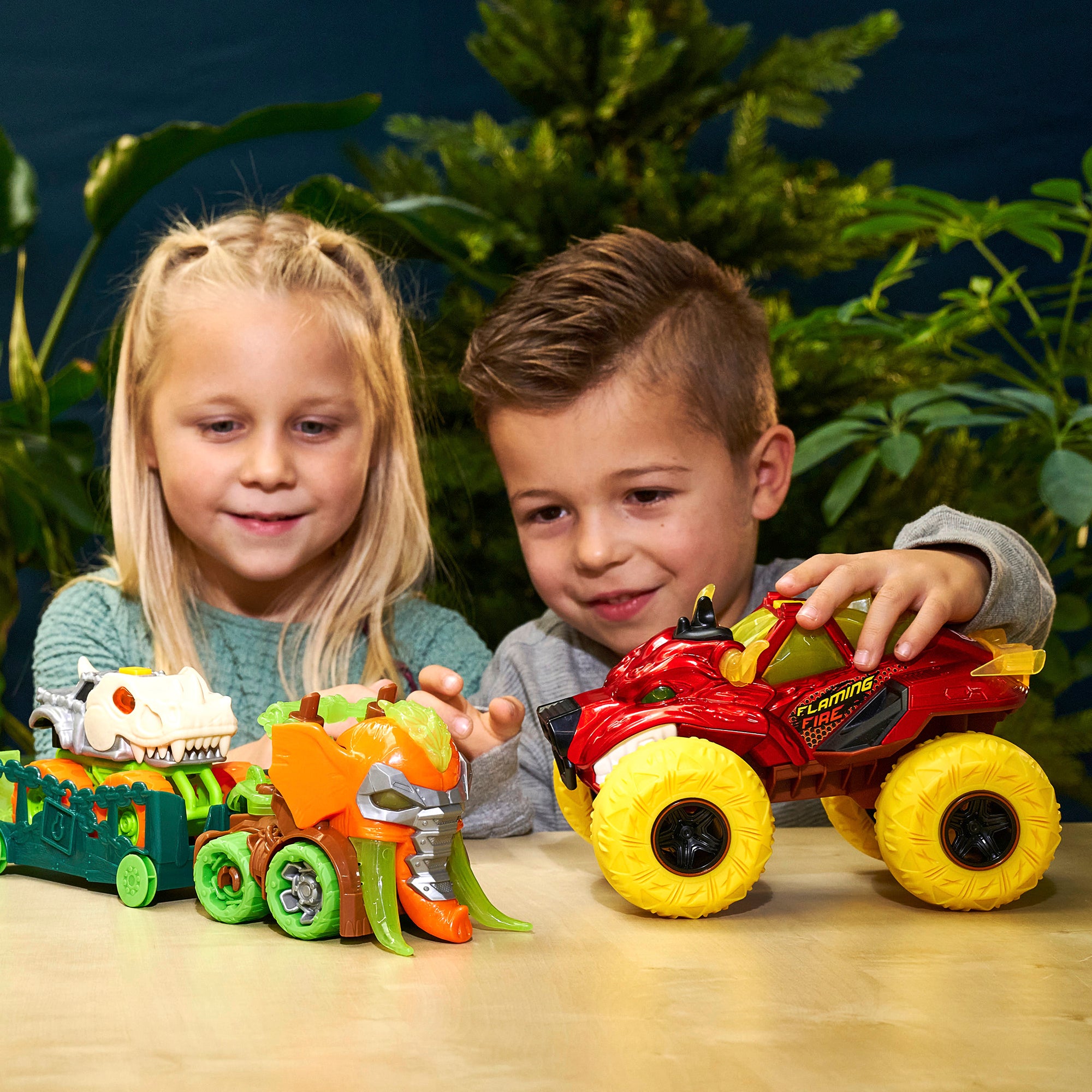 Dickie Toys Monster Fire Truck with Steam, Lights & Sounds - 9.8" - Image 4